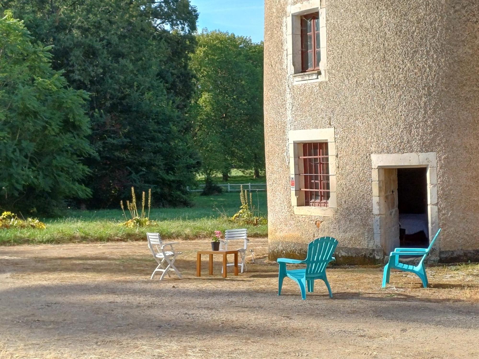 Chambre Dans Tour Du 15Eme Siecle Mauvieres エクステリア 写真