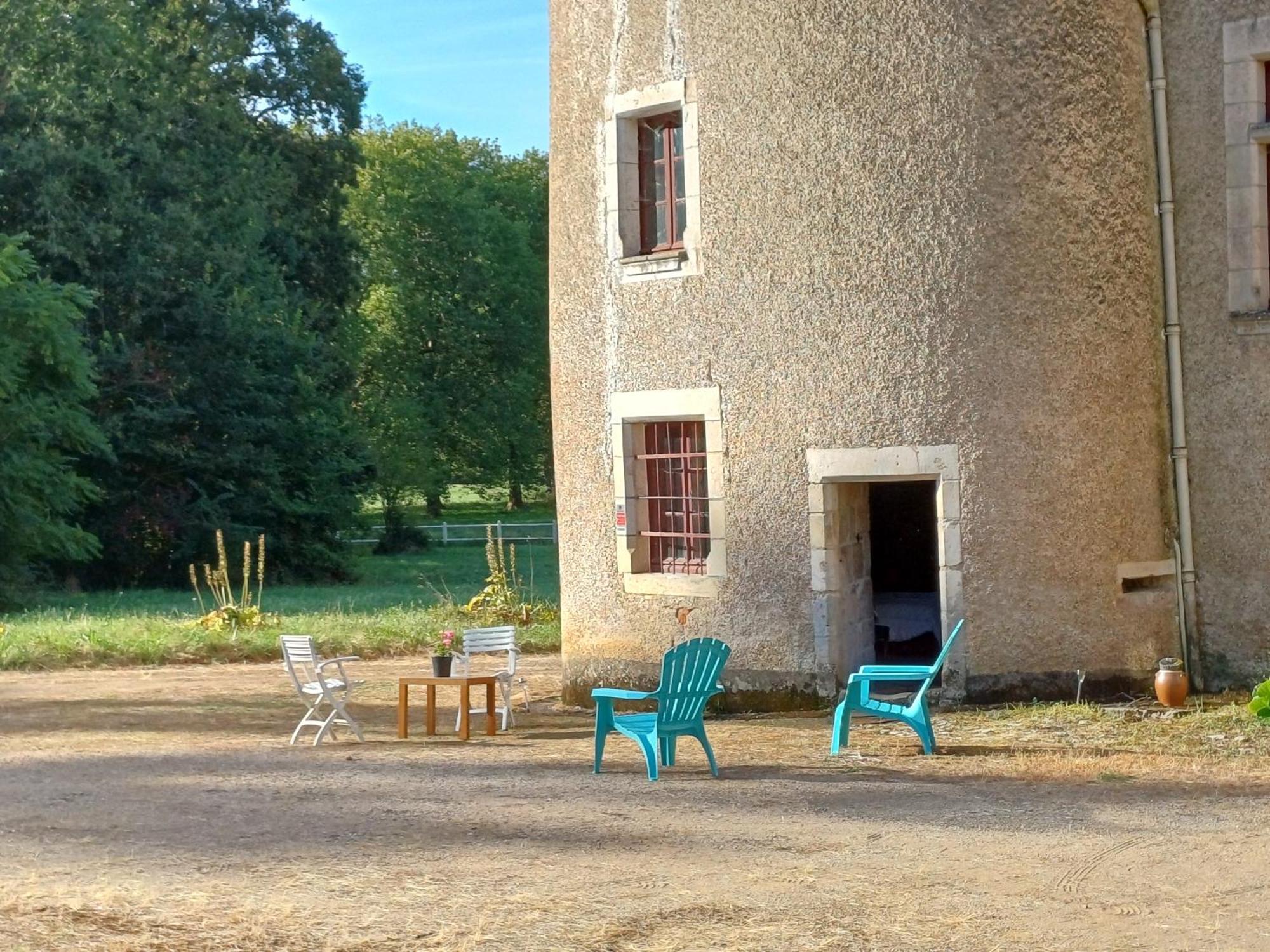 Chambre Dans Tour Du 15Eme Siecle Mauvieres エクステリア 写真