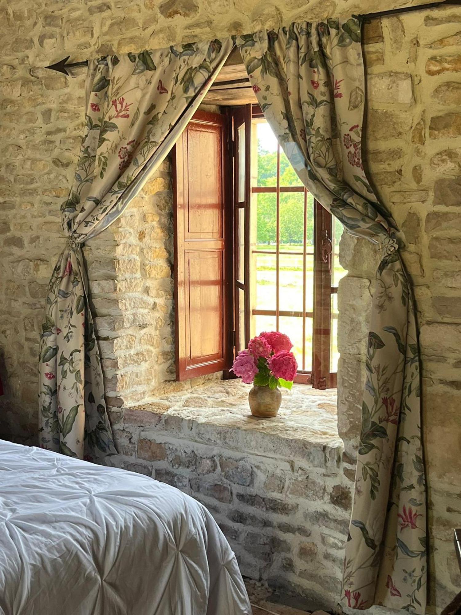 Chambre Dans Tour Du 15Eme Siecle Mauvieres エクステリア 写真