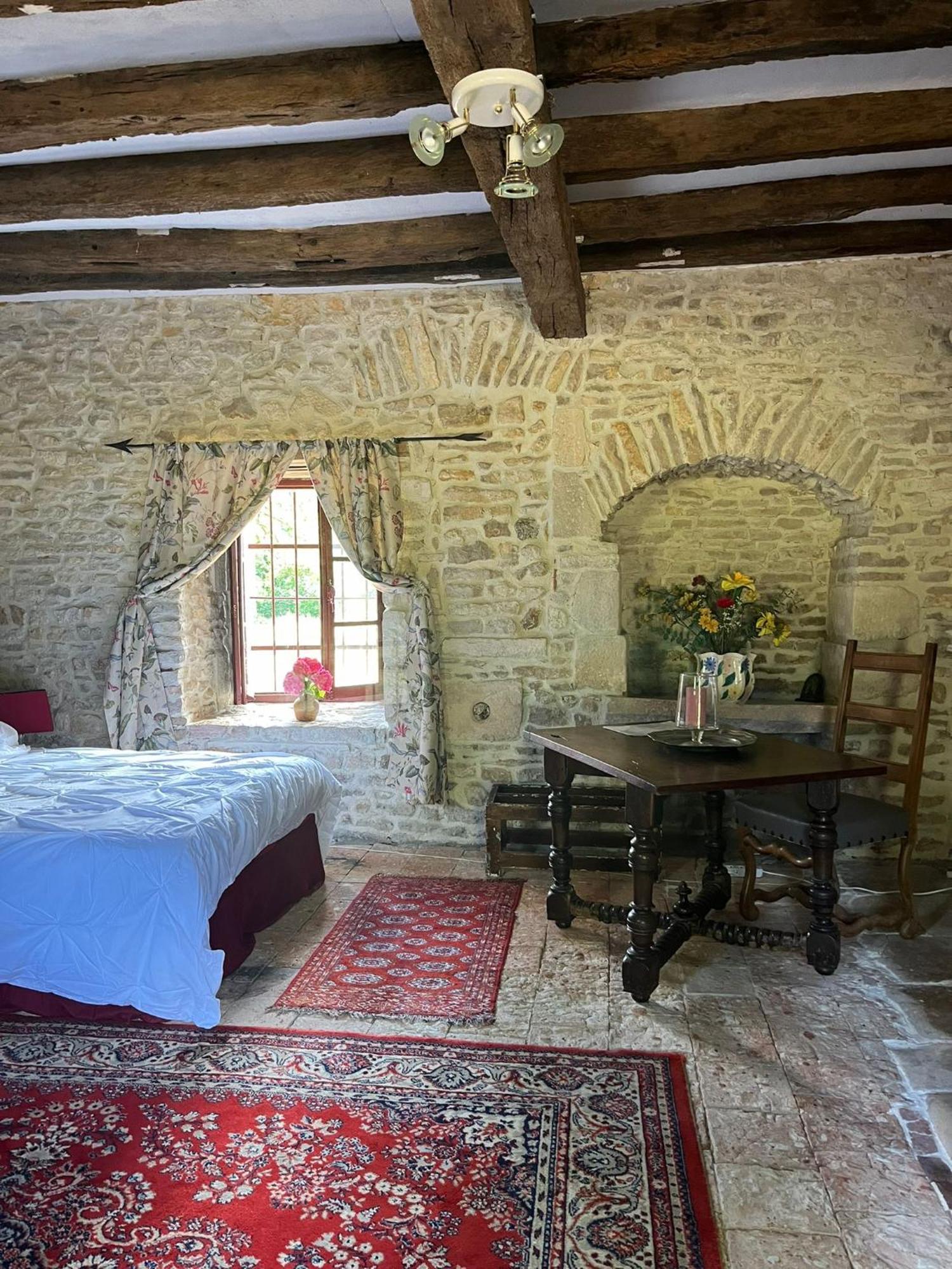 Chambre Dans Tour Du 15Eme Siecle Mauvieres エクステリア 写真