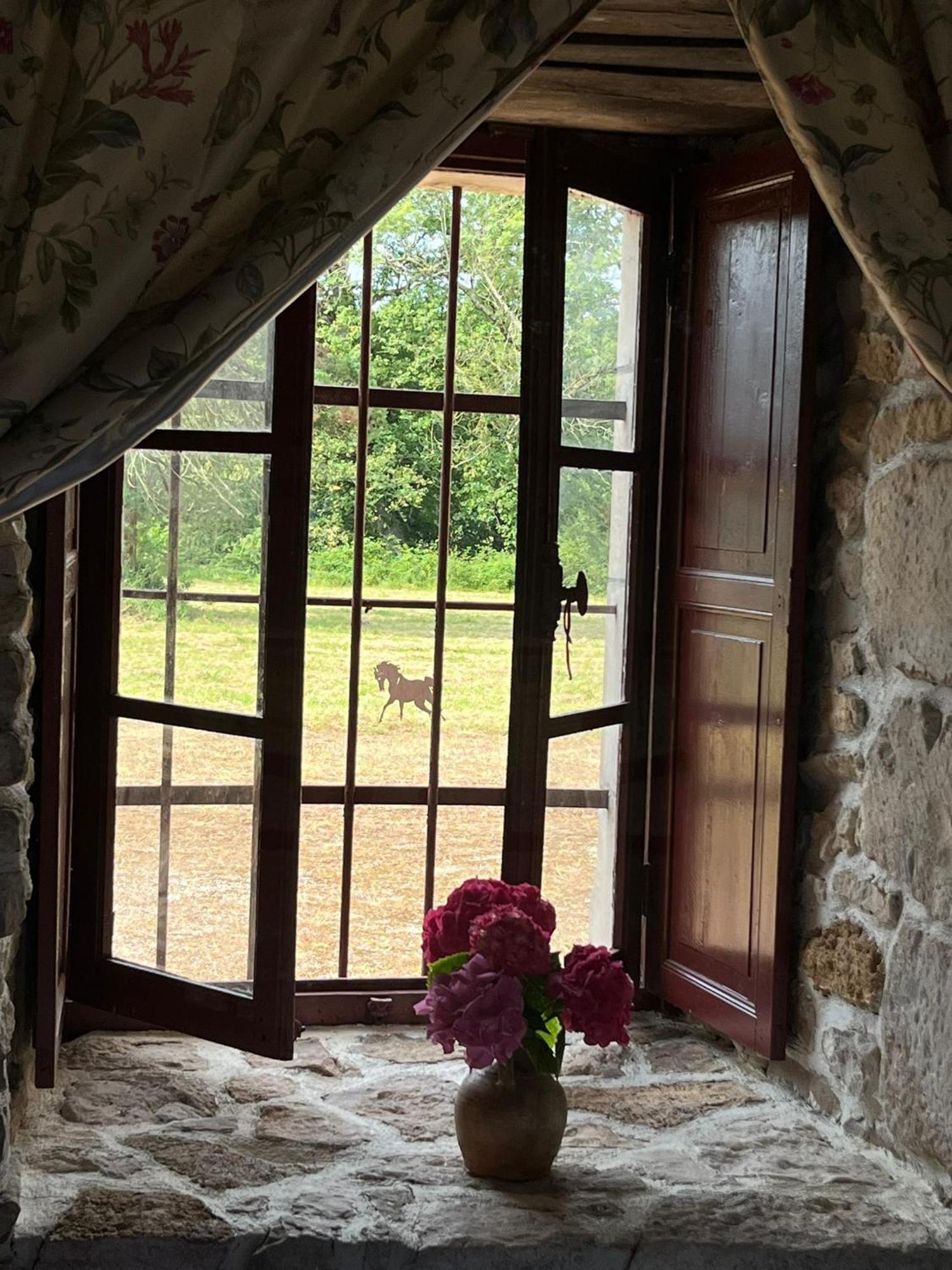 Chambre Dans Tour Du 15Eme Siecle Mauvieres エクステリア 写真